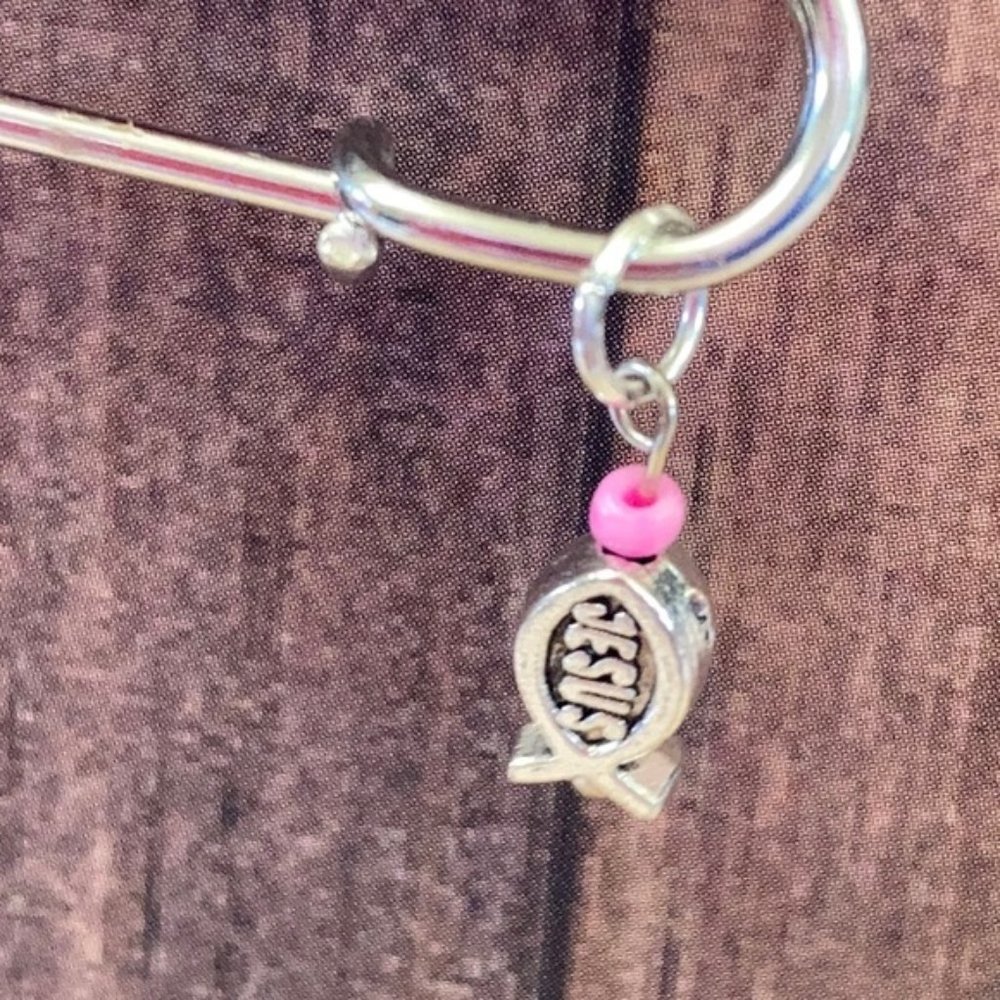 Baby girl 👧🏻 announcement pin brooch - Picture 4 of 15